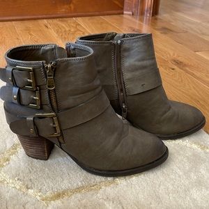 Ankle boots